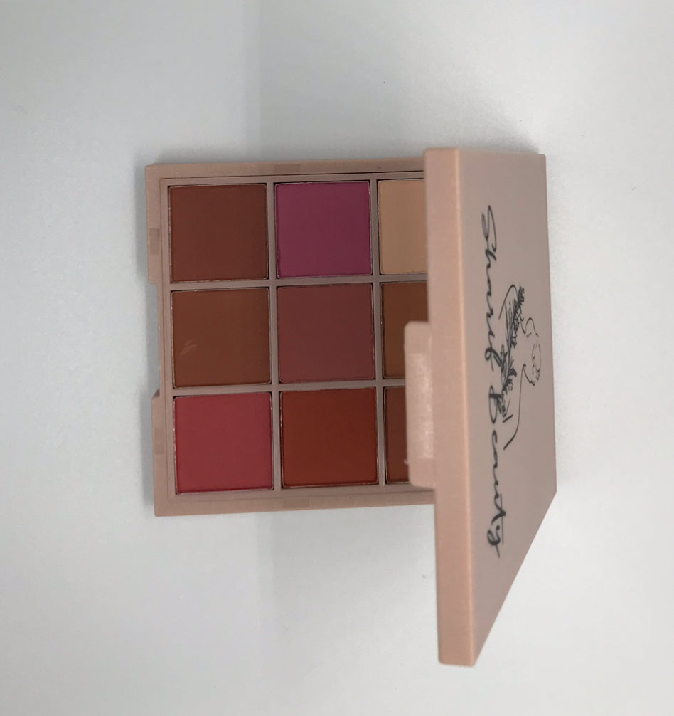 Earthy Blush Eyeshadow Palette – Warm Nudes & Rosy Tones
