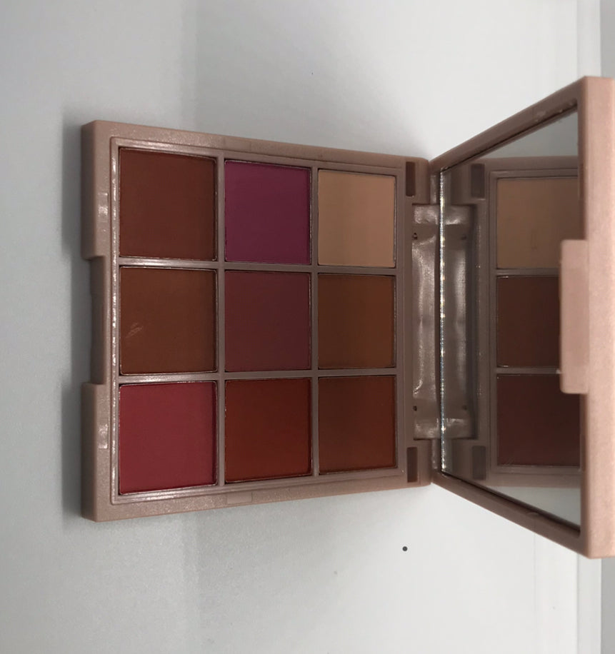 Earthy Blush Eyeshadow Palette – Warm Nudes & Rosy Tones