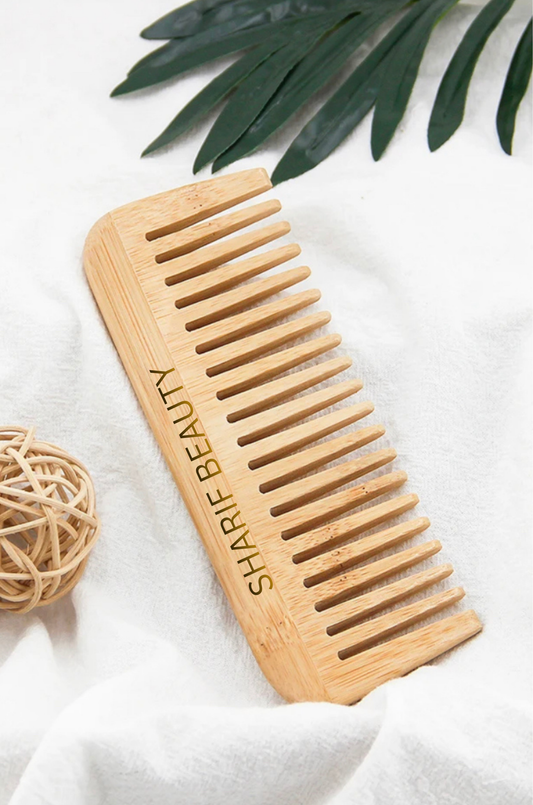 Wide tooth detangling comb